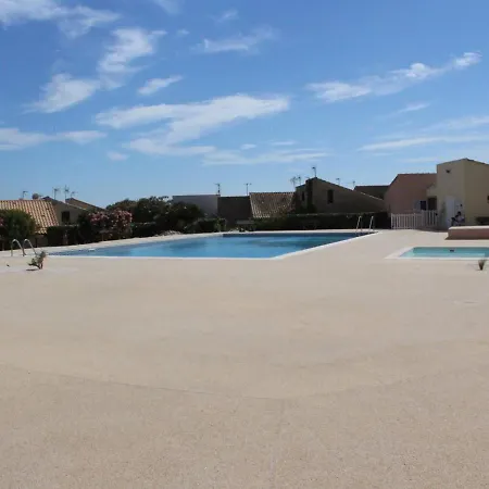 Rdc 2 Pieces+cabine, Piscine, Terrasse, Parking Prive - Saint Pierre La - Fr-1-229d-71 Apartment